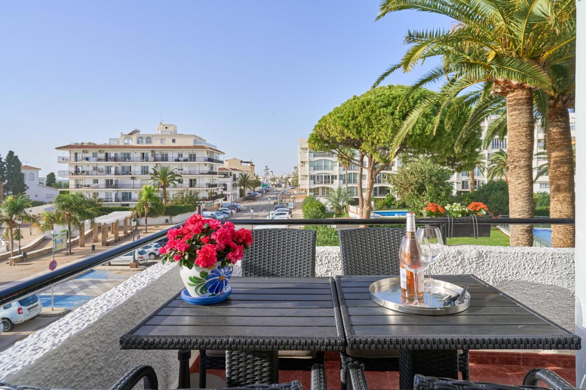 Spectacular Sea Views, 2 Bed,2 Bath Apartment Nerja Bagian luar foto