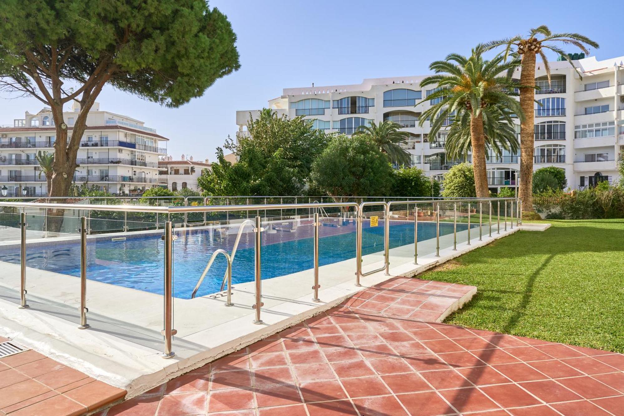 Spectacular Sea Views, 2 Bed,2 Bath Apartment Nerja Bagian luar foto