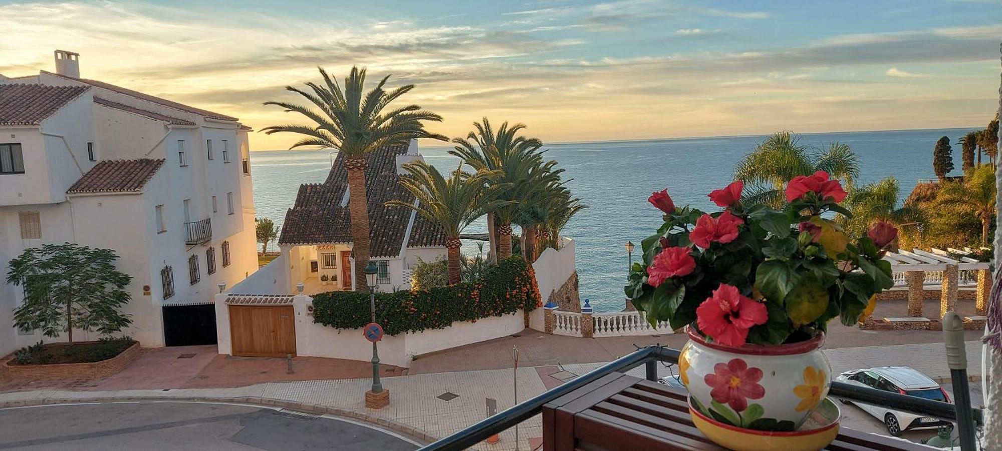 Spectacular Sea Views, 2 Bed,2 Bath Apartment Nerja Bagian luar foto