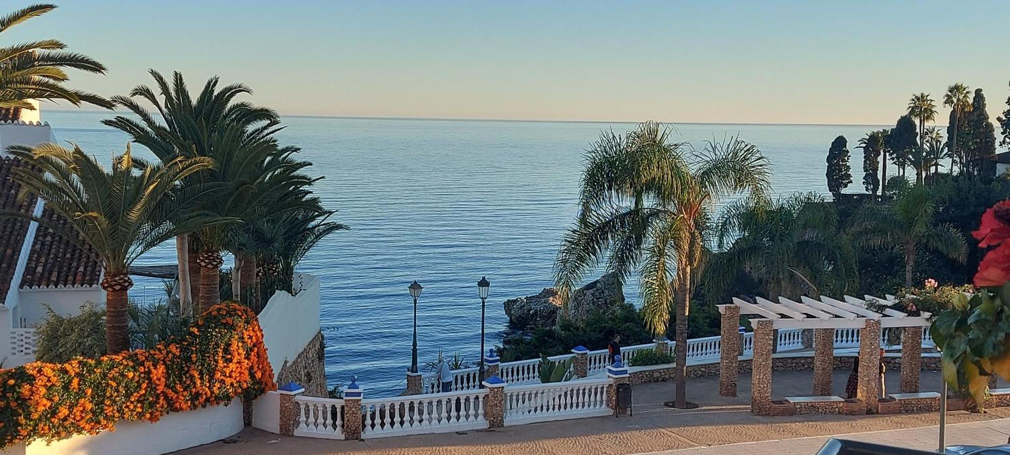 Spectacular Sea Views, 2 Bed,2 Bath Apartment Nerja Bagian luar foto