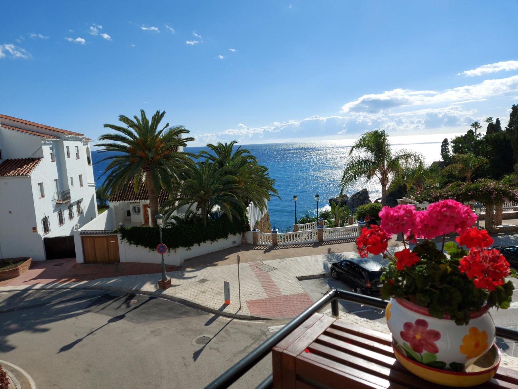 Spectacular Sea Views, 2 Bed,2 Bath Apartment Nerja Bagian luar foto